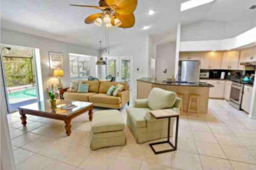 *coastal Beautiful Pool Home All To Yourself! *