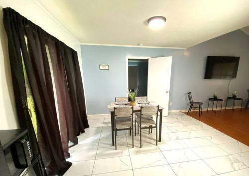 Luxurious Hidden Oasis 4bd Near Downtown Albany, Ga