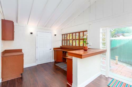 Beautiful Completely Remodeled Home Minutes To Downtown
