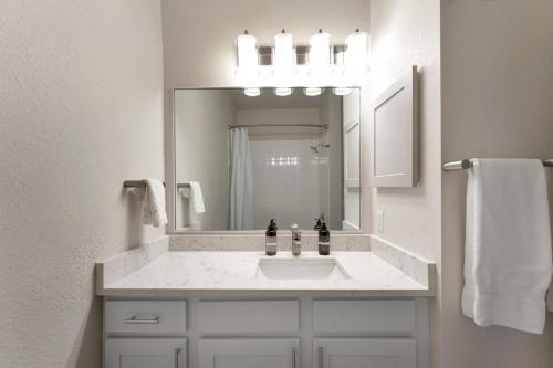 Wanderjaunt - Camden Visconti Apartments