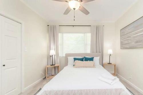 Renovated Spacious Home - Sleeps 9