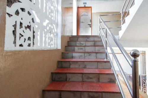 Hotel Pop 87777 Ganga Lodge