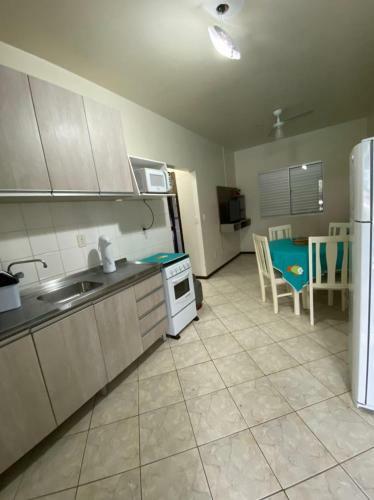 Apartamento 150m Da Praia de Mariscal-bombinhas