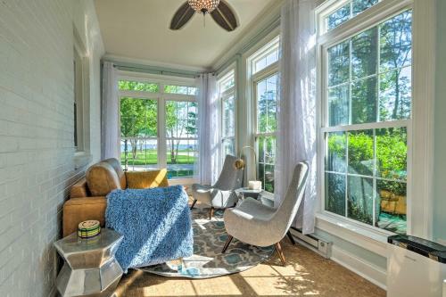 Waterfront North Beach Home About 2 Mi To Beach!