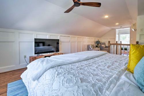 Waterfront North Beach Home About 2 Mi To Beach!