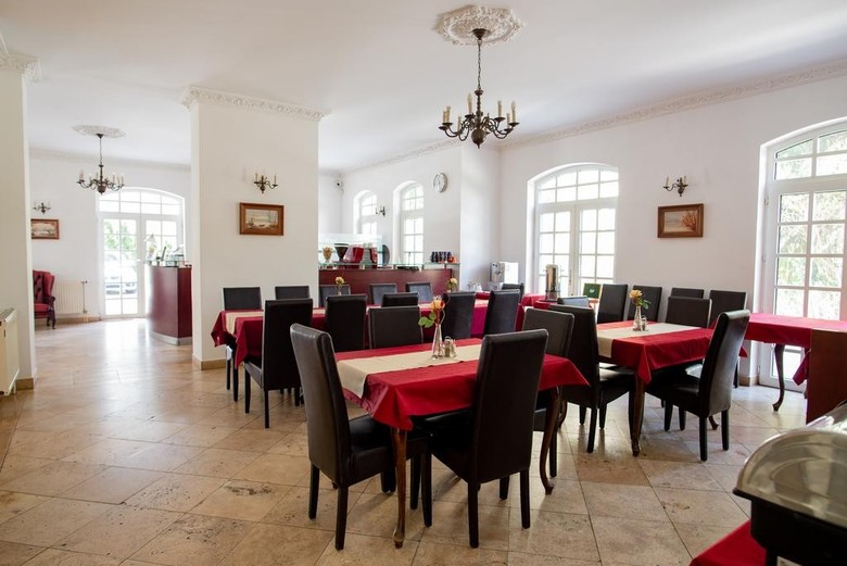 Walzer Hotel & Restaurant