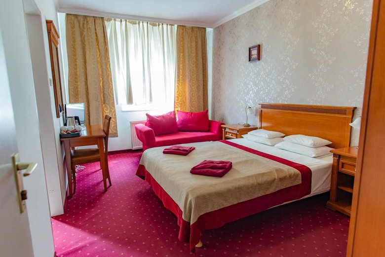 Walzer Hotel & Restaurant