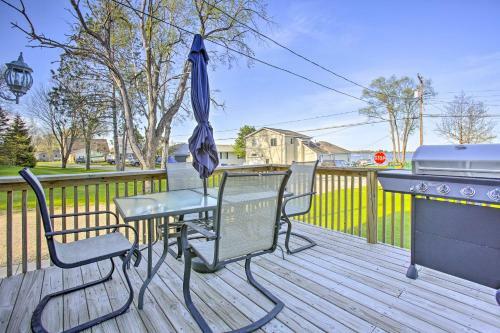 Home With Deck And Hot Tub - Lake Mitchell Views!