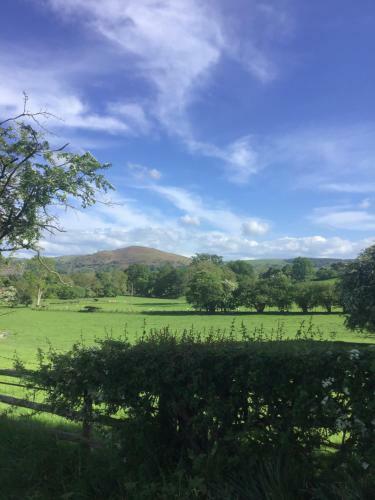 Apartamento 3 Bedroom Bungalow In Llanrhaeadr Ym