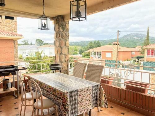Entire Cottage With Swimming Pool And Bbq