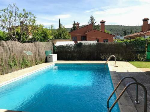 Entire Cottage With Swimming Pool And Bbq