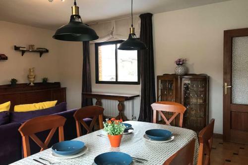 Entire Cottage With Swimming Pool And Bbq
