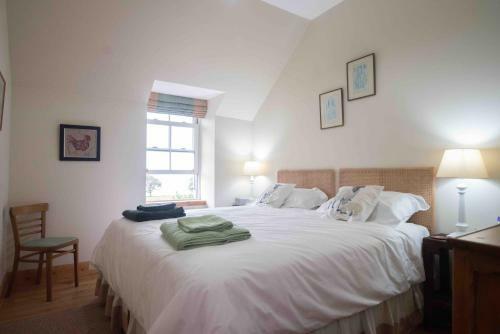 Steading Cottage - 50m From The Beach