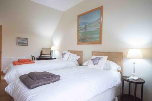 Steading Cottage - 50m From The Beach