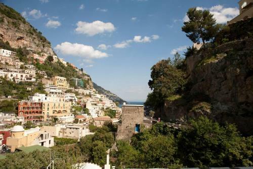 Beautiful 2-bed House In Positano Main Square Area