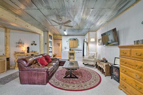 Apartamento Table Rock Lake Retreat With Large Deck And Pool!
