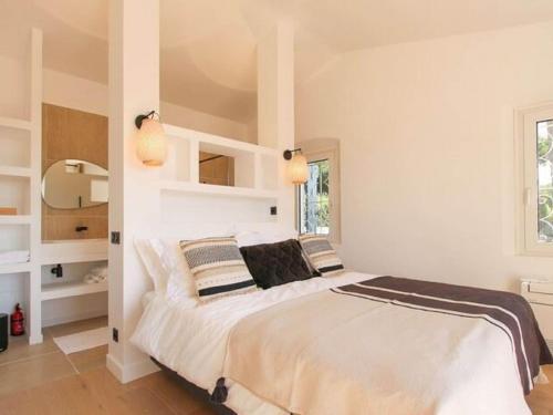 Majestic Holiday Home In Grimaud With Private Pool