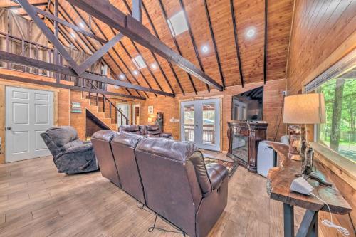 Woodsy New Mexico Abode With Fire Pit And Grill!