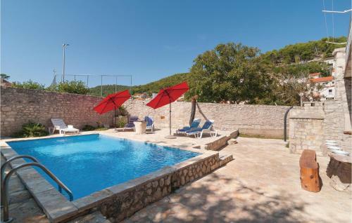 Holiday Home Pucisca Gospe Lurdske