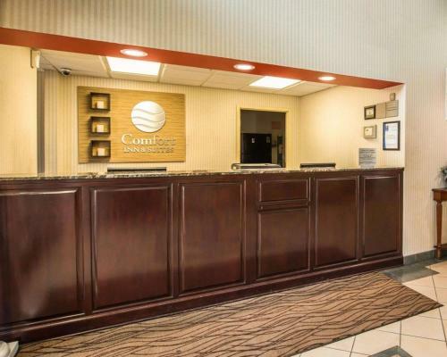 Hotel Comfort Inn & Suites