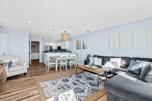 3br 3ba Sleeps 10 Oceanfront Villa With Waterfall Pool And Hottub