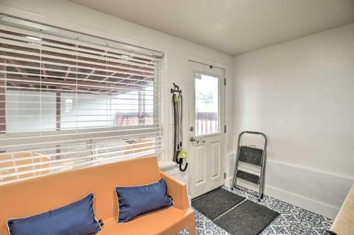 Apartamento Rockaway Beach Condo - Beach Access Nearby!