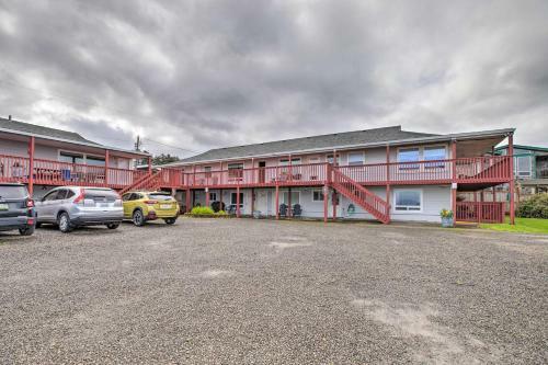 Apartamento Rockaway Beach Condo - Beach Access Nearby!