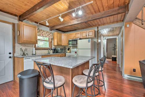 Pet-friendly Albrightsville Cabin With Grill!