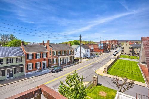 Apartamento Brick Victorian Apt With Mtn Views, Walk To River!