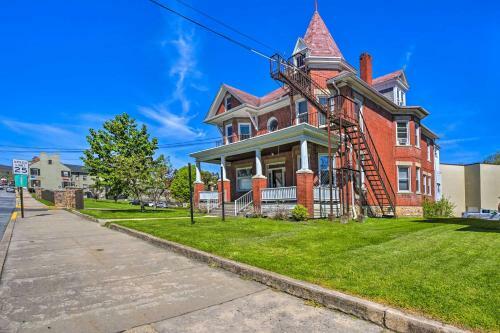 Apartamento Brick Victorian Apt With Mtn Views, Walk To River!