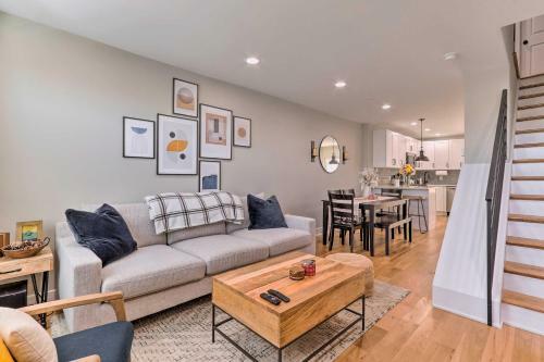 Philly Townhome With City Views About 2 Mi To Dtwn!