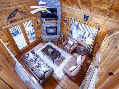 Cedar Forest-theater, Game Room, Hottub