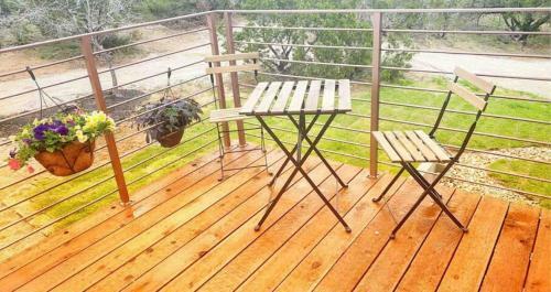 Hill Country Views Apartment