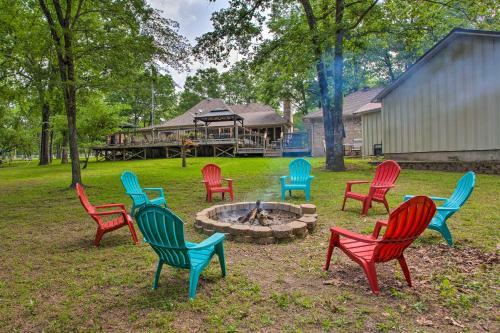 Happy Trails Hideout Pool, Hot Tub, 4 Acres!