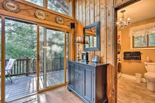 Winhall Retreat With Furnished Deck And Fire Pit!