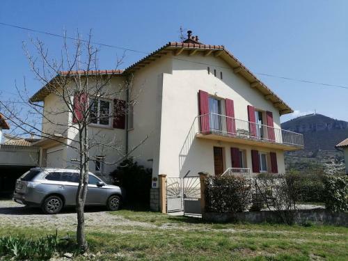 Immaculate 2-bed Apartment In Millau With Garden