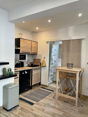 Apartamento Coeur de N�mes - Beau Studio de Qualit�
