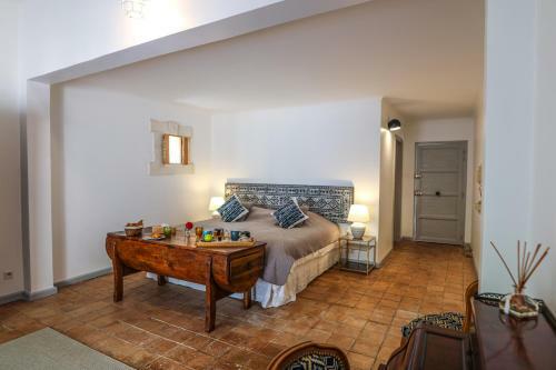 Hostal L'insoup�onn�e Saint R�my de Provence