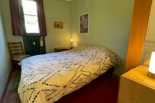 Spacious 2 Bedroom Apartment In Historic Building