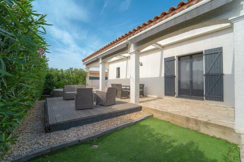 Villa Agate By Precious Houses