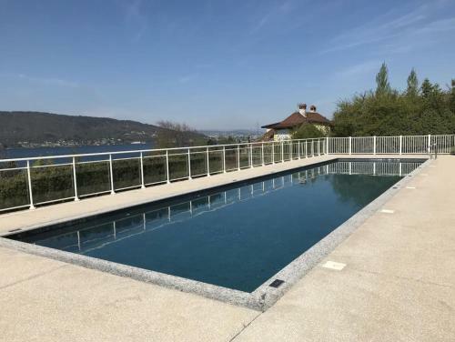 Apartamento Lake & Mountain View - Piscine, Parking, Terrasse
