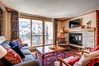 Borders Lodge