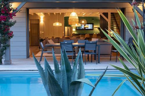 Villa Mooreva Lodge - Services, Climatisation, Piscine Chauff�e, Plage � 80m
