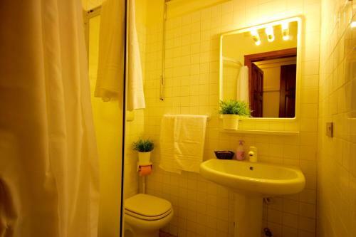 Hostal Corso 151