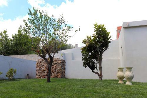 Hostal 13 Garden Rooms