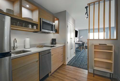 Hotel Towneplace Suites By Marriott Fall River Westport