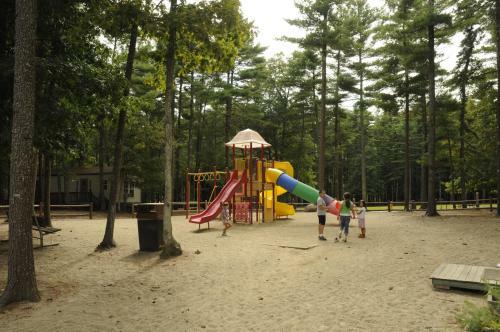 Gateway To Cape Cod Vacation Cottage 11