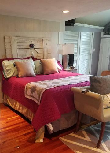 The Dahlia Cottage