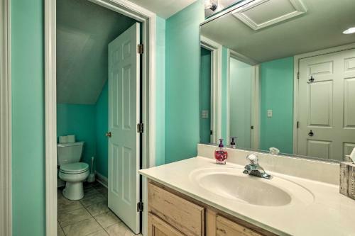 Apartamento Manistee Condo With Deck 300 Ft To Beachfront!
