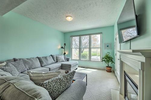 Apartamento Manistee Condo With Deck 300 Ft To Beachfront!